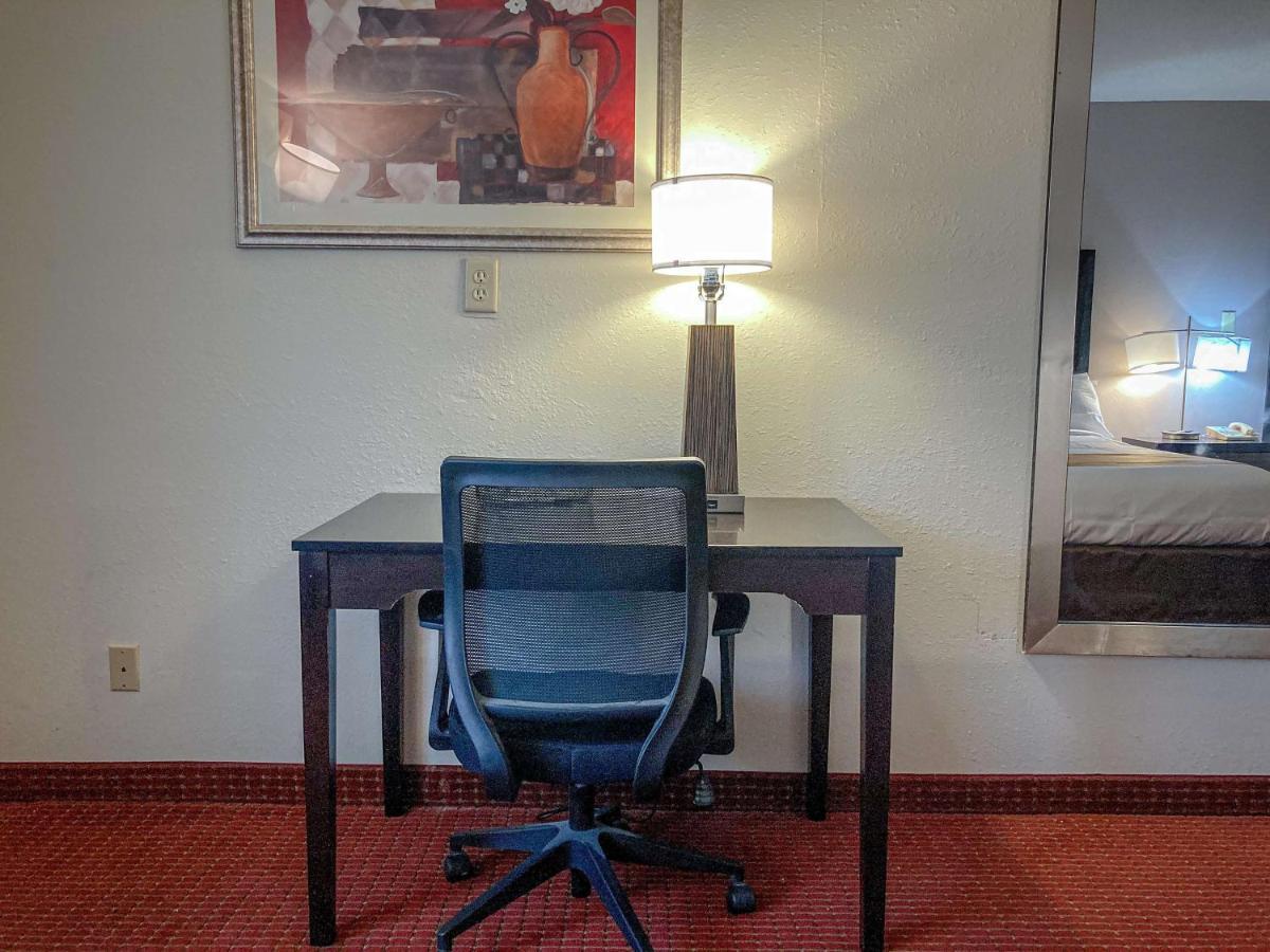 Motel 6 Elkhart, In Экстерьер фото